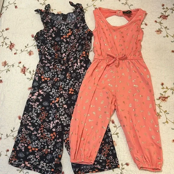 š„SOLDš„Set of 2 EUC 3T Jumpers - Picture 1 of 5